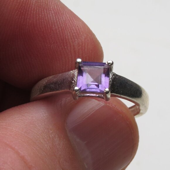 *925 Sterling Silver Genuine Amethyst Ring - Picture 1 of 6